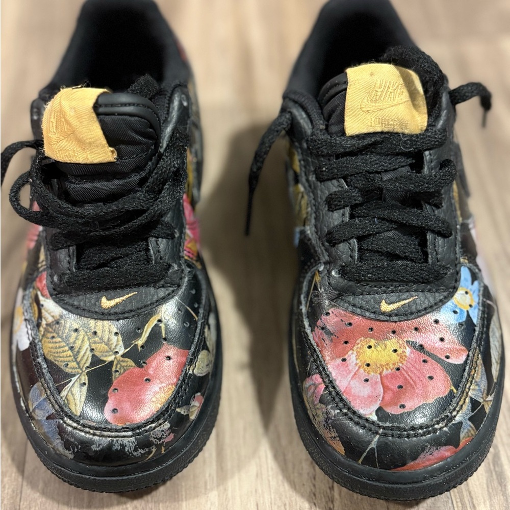 11c Nike air force Kids Black Floral Sneakers